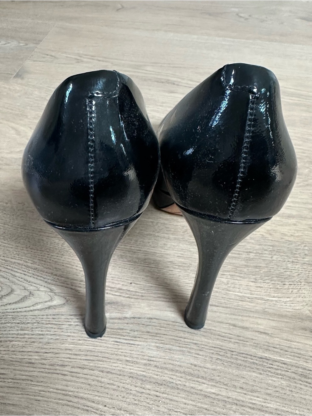 JOAN & DAVID - BLACK PATENT HEELS - SIZE 8 - Picture 4 of 6